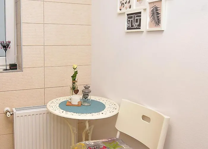 Near Cathedral Апартаменти Бухарест